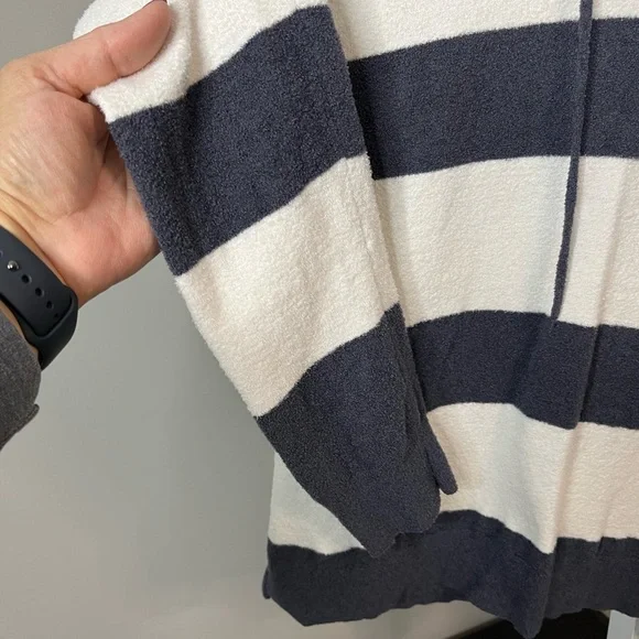 Rachel Zoe V-Neck Pullover Hooded Sweater in Navy and Cream Women’s Medium EUC - Picture 4 of 7